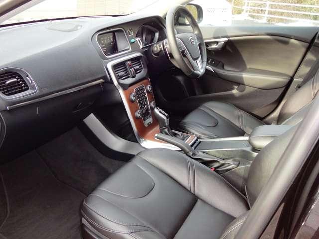 ボルボ Ｖ４０ Ｔ３　インスクリプション H29年 (東北) 99