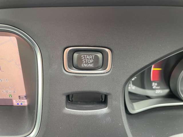 ボルボ Ｖ４０ Ｔ３　インスクリプション H29年 (東北) 99