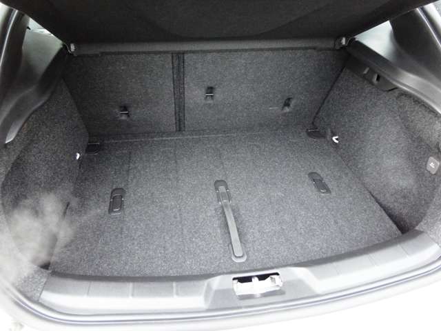 ボルボ Ｖ４０ Ｔ３　インスクリプション H29年 (東北) 99