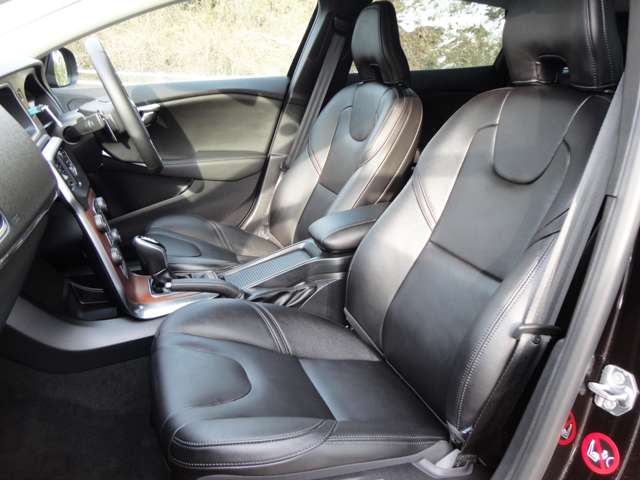 ボルボ Ｖ４０ Ｔ３　インスクリプション H29年 (東北) 99