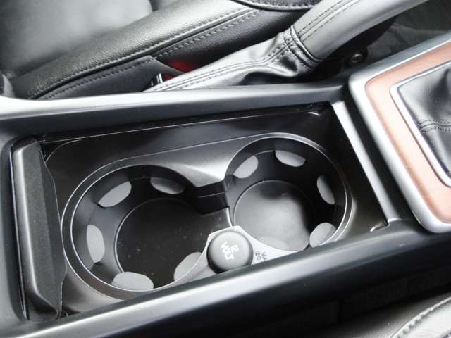 ボルボ Ｖ４０ Ｔ３　インスクリプション H29年 (東北) 99