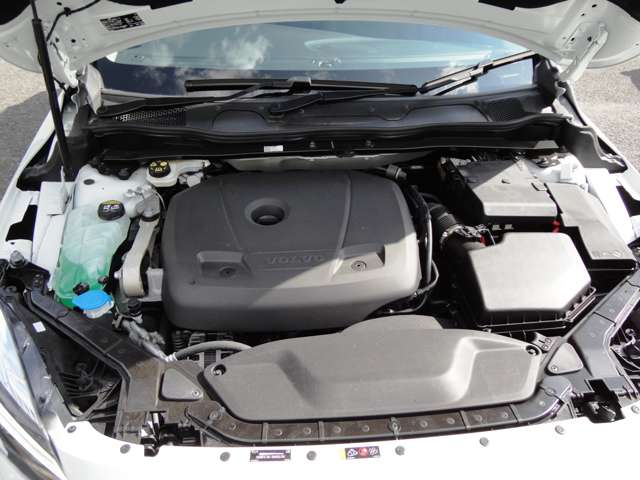 ボルボ Ｖ４０ Ｔ３　インスクリプション H29年 (東北) 99