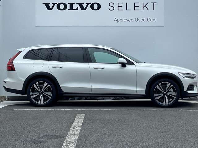 ボルボ Ｖ６０クロスカントリー アルティメット Ｂ５ ＡＷＤ ４ＷＤ R5年 (東北) 99