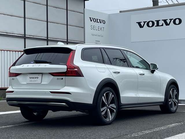 ボルボ Ｖ６０クロスカントリー アルティメット Ｂ５ ＡＷＤ ４ＷＤ R5年 (東北) 99