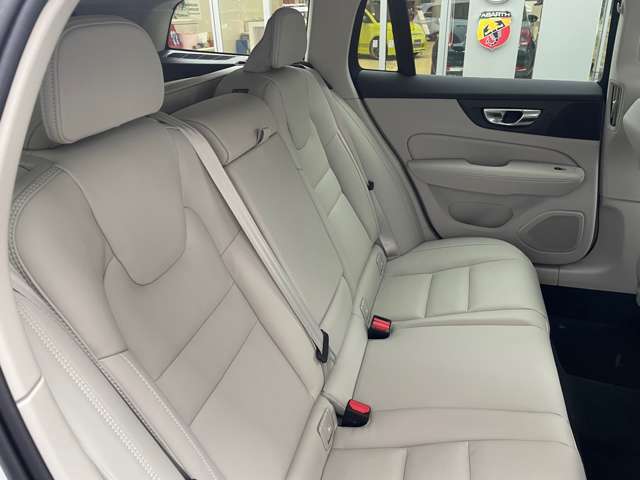 ボルボ Ｖ６０クロスカントリー アルティメット Ｂ５ ＡＷＤ ４ＷＤ R5年 (東北) 99