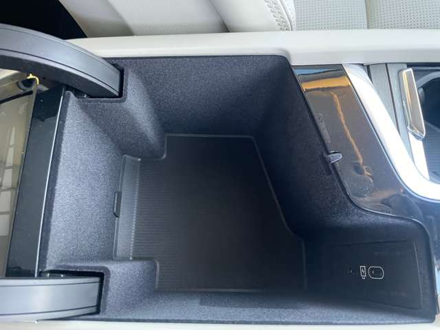 ボルボ Ｖ６０クロスカントリー アルティメット Ｂ５ ＡＷＤ ４ＷＤ R5年 (東北) 99