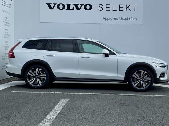 ボルボ Ｖ６０クロスカントリー アルティメット Ｂ５ ＡＷＤ ４ＷＤ R5年 (東北) 99