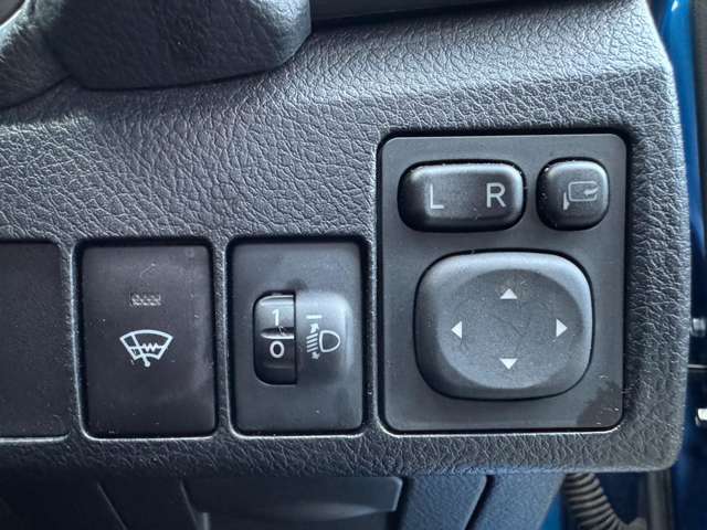 トヨタ オーリス １．５ １５０Ｘ ４ＷＤ H26年 (東北) 99