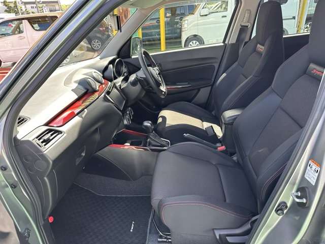 スズキ スイフト スポーツ １．４ R5年 (東海) 99