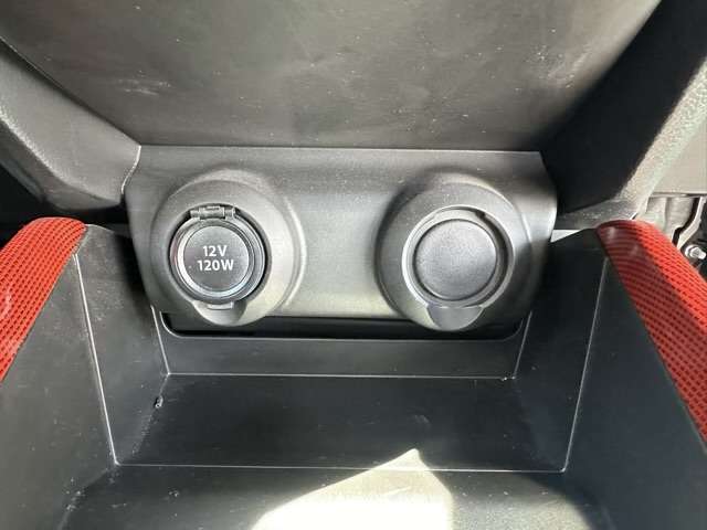 スズキ スイフト スポーツ １．４ R5年 (東海) 99