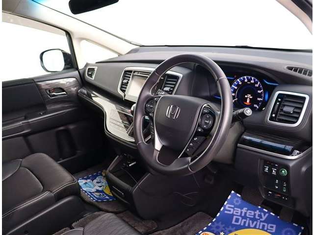 ホンダ オデッセイ　ハイブリッド ２．０ ハイブリッド アブソルート ホンダセンシング アドバンスドパッケージ H28年 (関東) 99