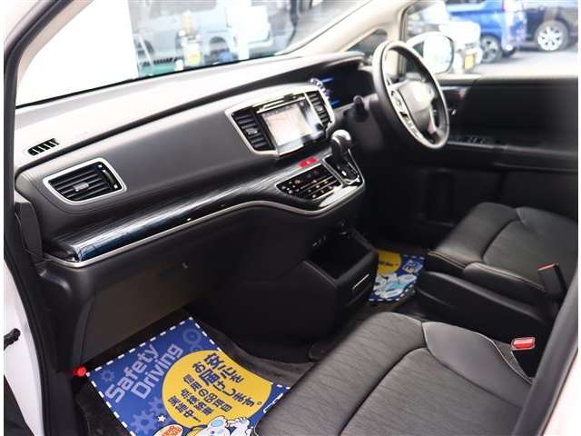 ホンダ オデッセイ　ハイブリッド ２．０ ハイブリッド アブソルート ホンダセンシング アドバンスドパッケージ H28年 (関東) 99