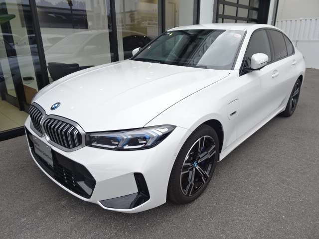 ＢＭＷ ３シリーズ ３３０ｅ　Ｍスポーツ R5年 (近畿) 99