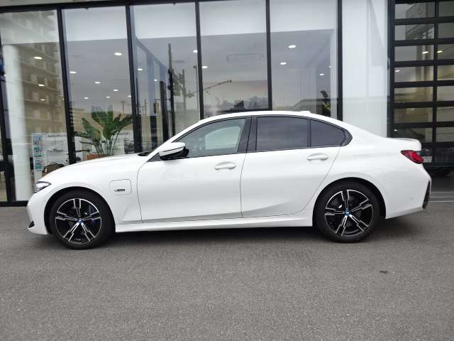 ＢＭＷ ３シリーズ ３３０ｅ　Ｍスポーツ R5年 (近畿) 99