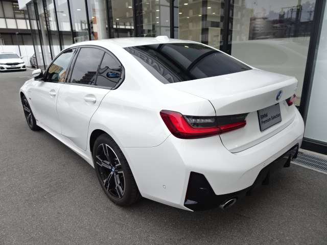 ＢＭＷ ３シリーズ ３３０ｅ　Ｍスポーツ R5年 (近畿) 99