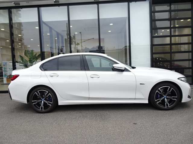 ＢＭＷ ３シリーズ ３３０ｅ　Ｍスポーツ R5年 (近畿) 99