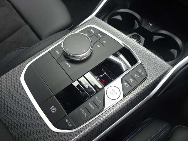 ＢＭＷ ３シリーズ ３３０ｅ　Ｍスポーツ R5年 (近畿) 99