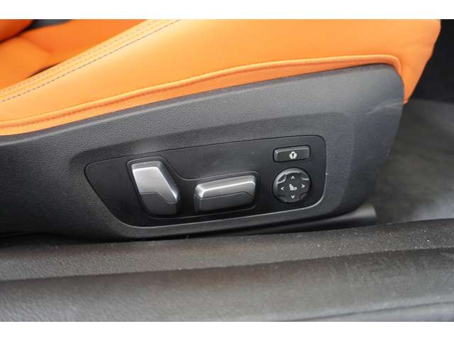 ＢＭＷ Ｍ４クーペ コンペティション Ｍ Ｘドライブ ４ＷＤ R5年 (近畿) 99