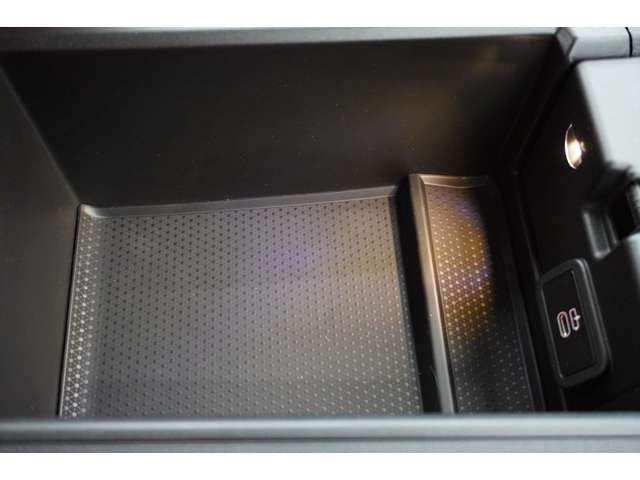 ＢＭＷ Ｍ４クーペ コンペティション Ｍ Ｘドライブ ４ＷＤ R5年 (近畿) 99