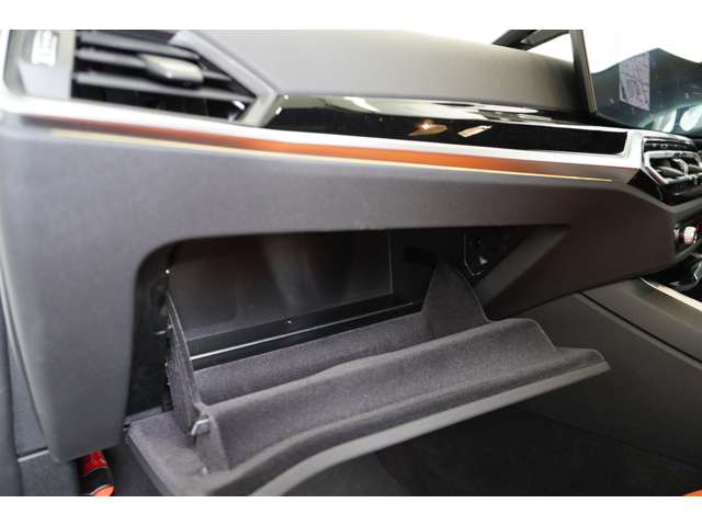 ＢＭＷ Ｍ４クーペ コンペティション Ｍ Ｘドライブ ４ＷＤ R5年 (近畿) 99