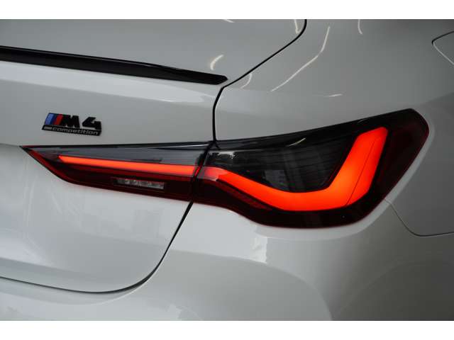 ＢＭＷ Ｍ４クーペ コンペティション Ｍ Ｘドライブ ４ＷＤ R5年 (近畿) 99
