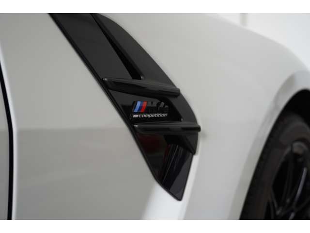 ＢＭＷ Ｍ４クーペ コンペティション Ｍ Ｘドライブ ４ＷＤ R5年 (近畿) 99