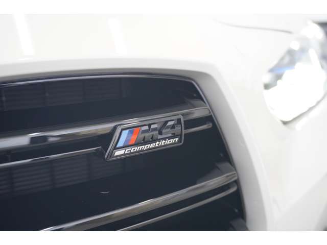 ＢＭＷ Ｍ４クーペ コンペティション Ｍ Ｘドライブ ４ＷＤ R5年 (近畿) 99