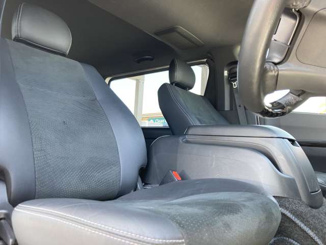 トヨタ ハイエースバン ２．８ スーパーＧＬ ダークプライムＩＩ ロングボディ ディーゼルターボ ４ＷＤ R4年 (東北) 99