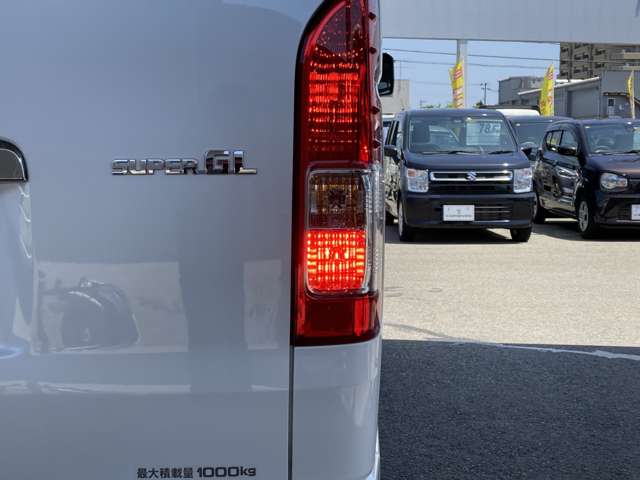 トヨタ ハイエースバン ２．８ スーパーＧＬ ダークプライムＩＩ ロングボディ ディーゼルターボ ４ＷＤ R4年 (東北) 99