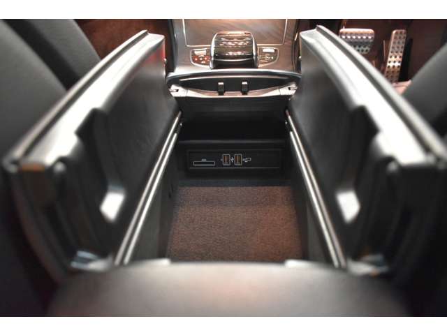 ＡＭＧ Ｃクラス Ｃ４３ ４マチック ４ＷＤ R1年 (関東) 99