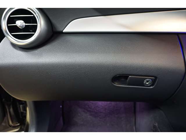 メルセデスベンツ Ｃクラス Ｃ２００ ４マチック アバンギャルド ４ＷＤ R1年 (北海道) 99