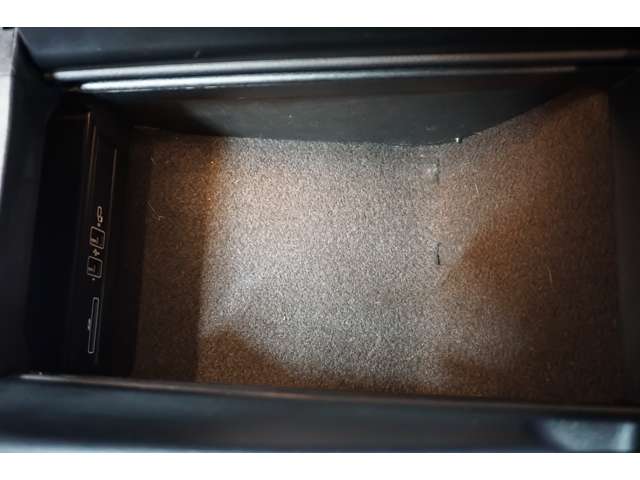 メルセデスベンツ Ｃクラス Ｃ２００ ４マチック アバンギャルド ４ＷＤ R1年 (北海道) 99