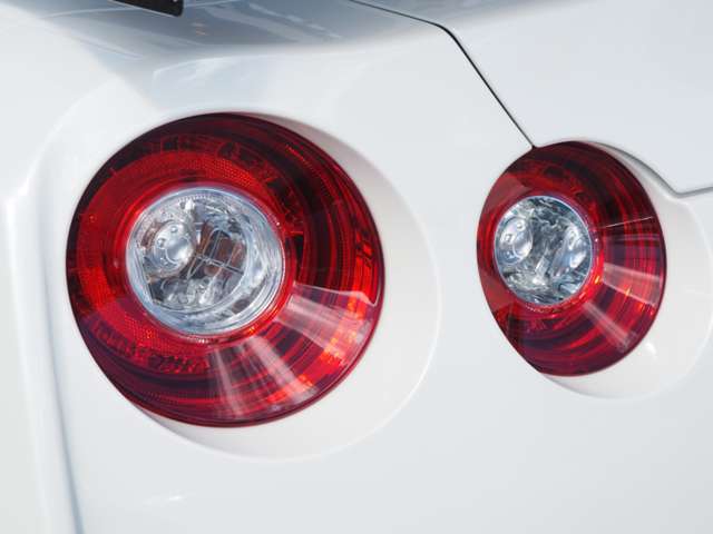 日産 ＧＴ−Ｒ ３．８ ＮＩＳＭＯ ４ＷＤ R1年 (近畿) 99