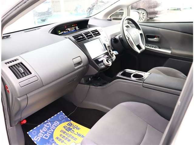 トヨタ プリウスΑ １．８ Ｓ ツーリングセレクション H25年 (関東) 99