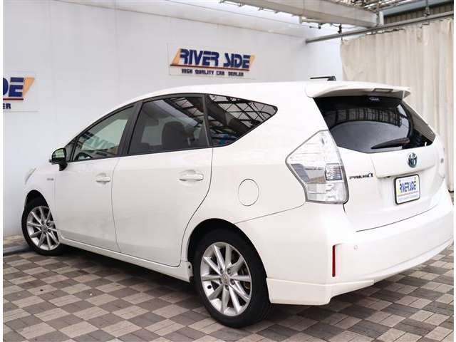 トヨタ プリウスΑ １．８ Ｓ ツーリングセレクション H25年 (関東) 99