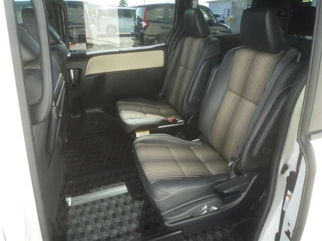 トヨタ ノア １．８ ハイブリッド ＳＩ ＷＸＢＩＩ R1年 (東北) 99