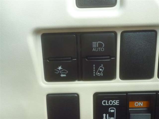 トヨタ ノア １．８ ハイブリッド ＳＩ ＷＸＢＩＩ R1年 (東北) 99