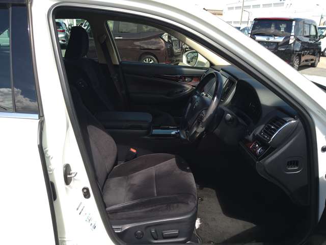 トヨタ クラウン ２．５ ロイヤルサルーン H28年 (九州・沖縄) 99