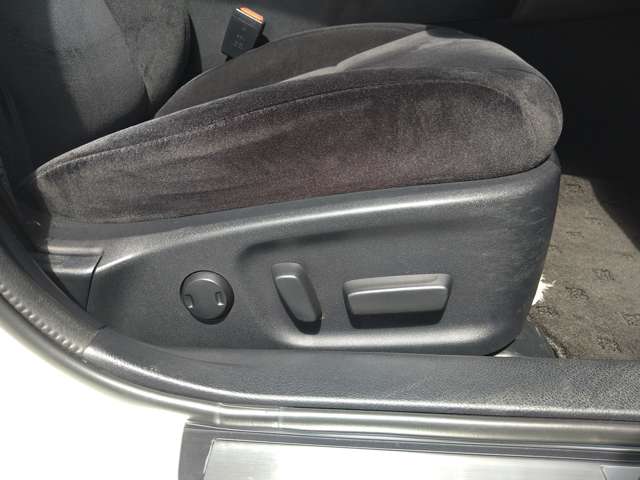 トヨタ クラウン ２．５ ロイヤルサルーン H28年 (九州・沖縄) 99