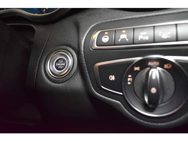 メルセデスベンツ Ｃクラス Ｃ２００ ローレウス エディション （ＢＳＧ搭載モデル） スポーツプラスパッケージ R2年 (関東) 99