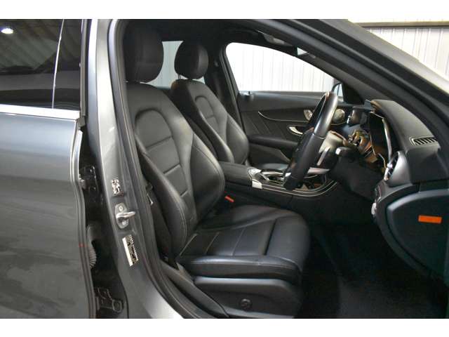 メルセデスベンツ Ｃクラス Ｃ２００ ローレウス エディション （ＢＳＧ搭載モデル） スポーツプラスパッケージ R2年 (関東) 99