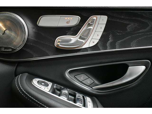 メルセデスベンツ Ｃクラス Ｃ２００ ローレウス エディション （ＢＳＧ搭載モデル） スポーツプラスパッケージ R2年 (関東) 99