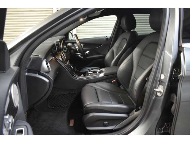 メルセデスベンツ Ｃクラス Ｃ２００ ローレウス エディション （ＢＳＧ搭載モデル） スポーツプラスパッケージ R2年 (関東) 99