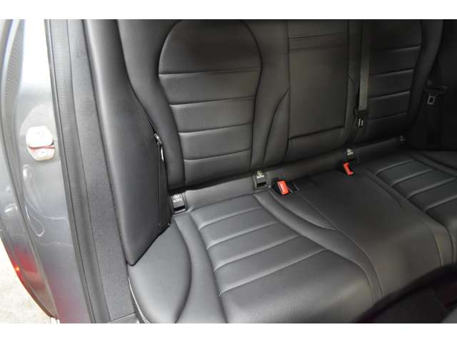 メルセデスベンツ Ｃクラス Ｃ２００ ローレウス エディション （ＢＳＧ搭載モデル） スポーツプラスパッケージ R2年 (関東) 99