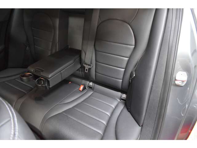 メルセデスベンツ Ｃクラス Ｃ２００ ローレウス エディション （ＢＳＧ搭載モデル） スポーツプラスパッケージ R2年 (関東) 99