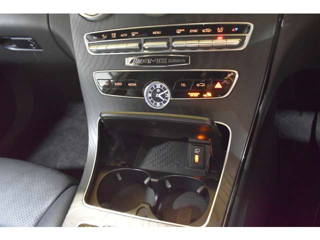 メルセデスベンツ Ｃクラス Ｃ２００ ローレウス エディション （ＢＳＧ搭載モデル） スポーツプラスパッケージ R2年 (関東) 99