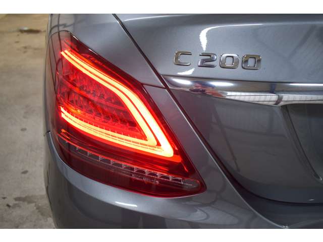 メルセデスベンツ Ｃクラス Ｃ２００ ローレウス エディション （ＢＳＧ搭載モデル） スポーツプラスパッケージ R2年 (関東) 99