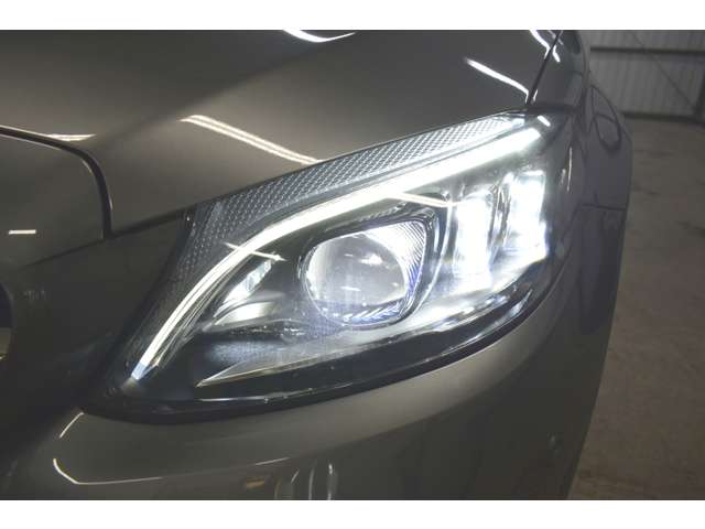 メルセデスベンツ Ｃクラス Ｃ２００ ローレウス エディション （ＢＳＧ搭載モデル） スポーツプラスパッケージ R2年 (関東) 99