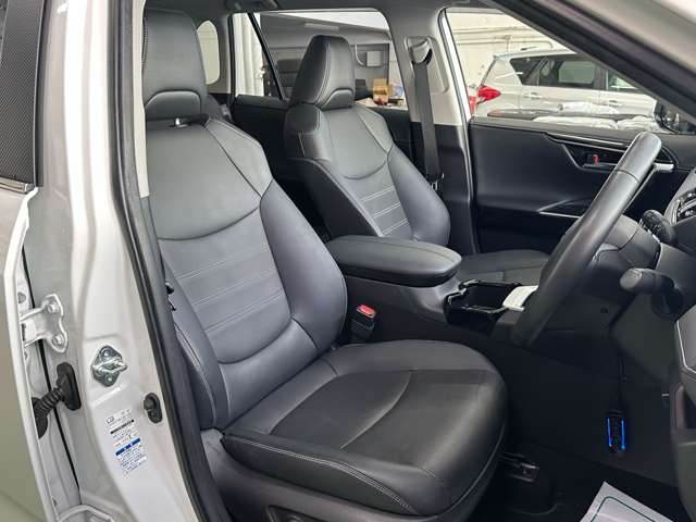 トヨタ ＲＡＶ４ ２．５ ハイブリッド Ｇ Ｅ－ＦＯＵＲ ４ＷＤ R4年 (北海道) 99