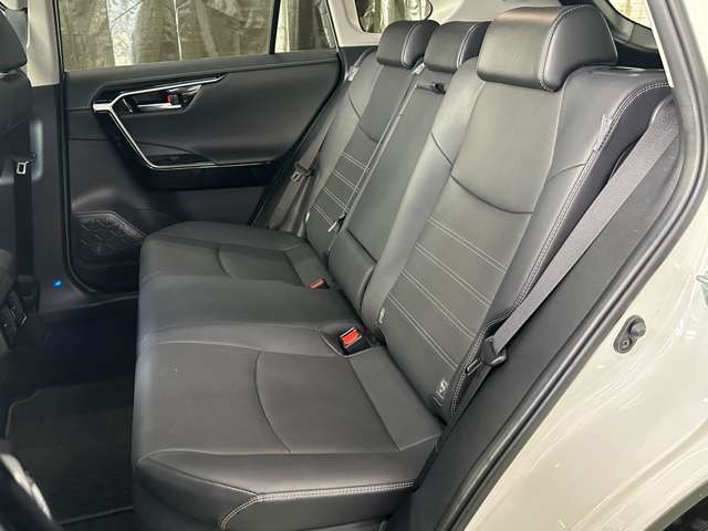 トヨタ ＲＡＶ４ ２．５ ハイブリッド Ｇ Ｅ－ＦＯＵＲ ４ＷＤ R4年 (北海道) 99